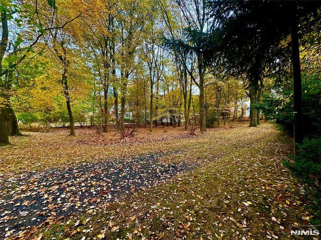 216 E Midland Avenue, Paramus, NJ 07652