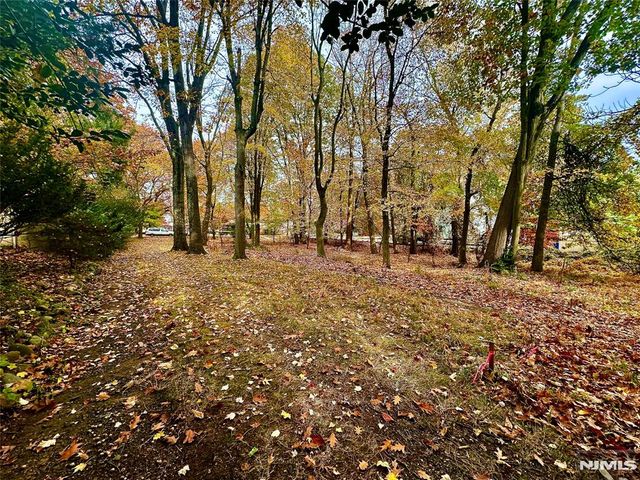 216 E Midland Avenue, Paramus, NJ 07652