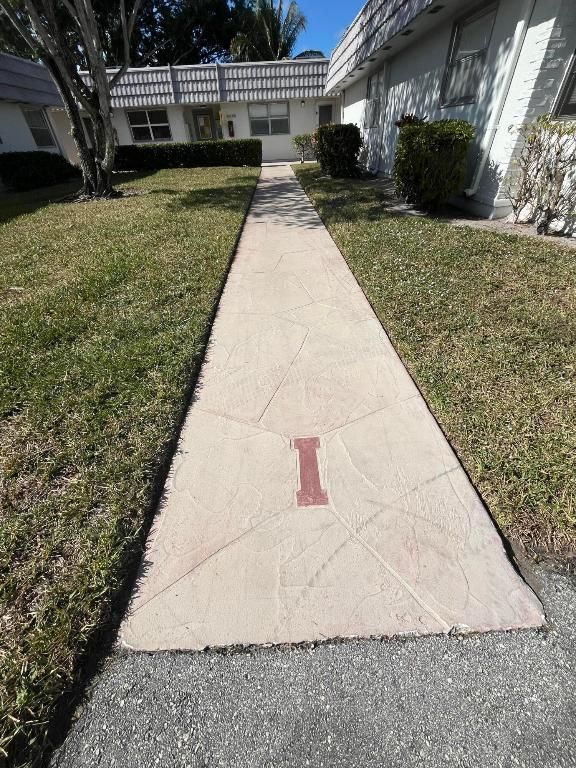 Image 4 of property listing at 206 Valencia I, Delray Beach, FL 33446