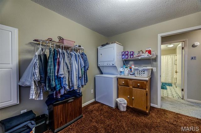 2893 State Road V, Linn Creek, MO 65052