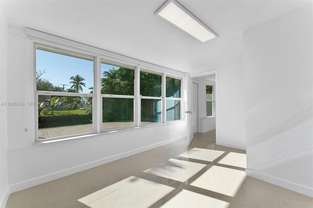 300 SW 11th Ct, Fort Lauderdale, FL 33315