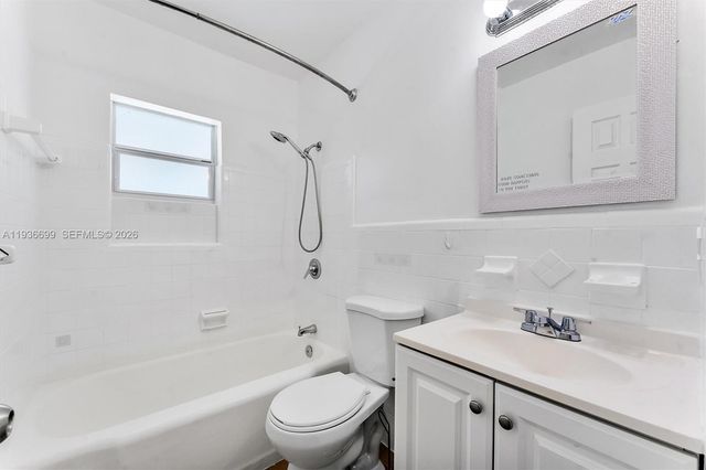 300 SW 11th Ct, Fort Lauderdale, FL 33315