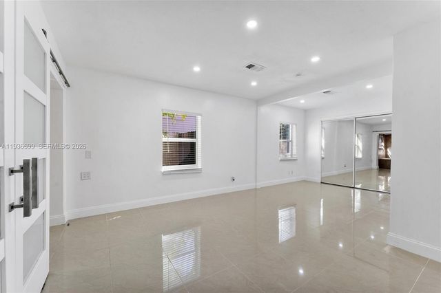 300 SW 11th Ct, Fort Lauderdale, FL 33315