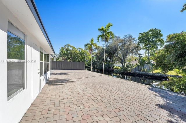 300 SW 11th Ct, Fort Lauderdale, FL 33315