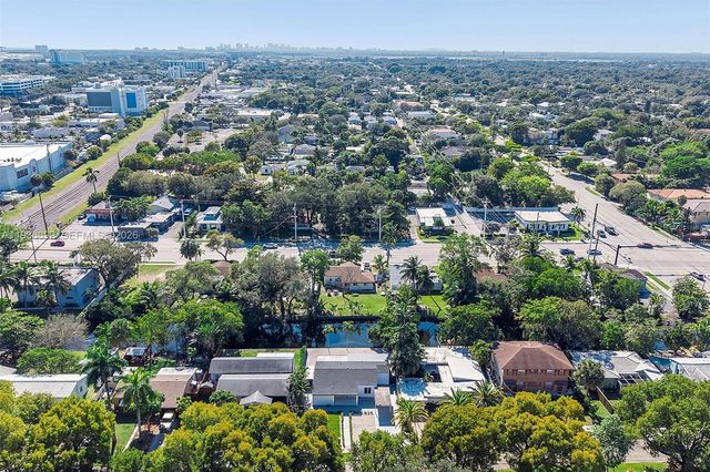 300 SW 11th Ct, Fort Lauderdale, FL 33315