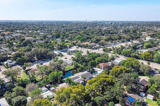 300 SW 11th Ct, Fort Lauderdale, FL 33315