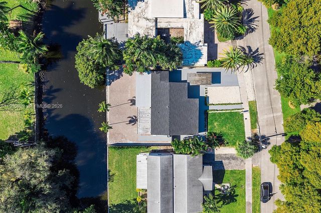 300 SW 11th Ct, Fort Lauderdale, FL 33315