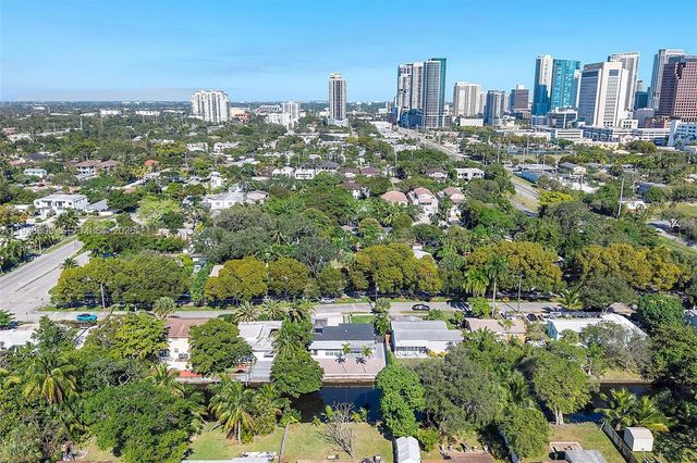 300 SW 11th Ct, Fort Lauderdale, FL 33315