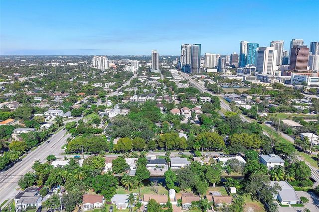 300 SW 11th Ct, Fort Lauderdale, FL 33315