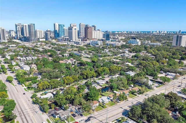 300 SW 11th Ct, Fort Lauderdale, FL 33315