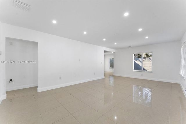 300 SW 11th Ct, Fort Lauderdale, FL 33315