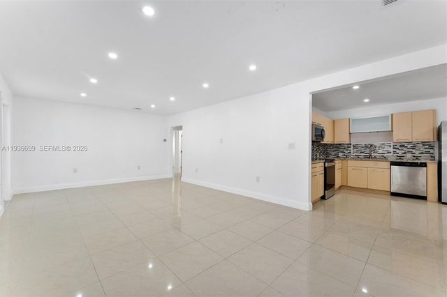 300 SW 11th Ct, Fort Lauderdale, FL 33315