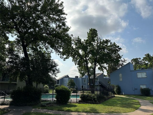 5625 Antoine Drive 1017, Houston, TX 77091