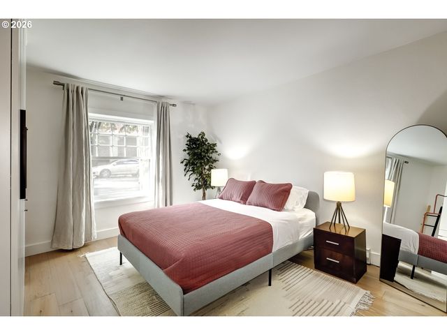 1829 Nw LOVEJOY St 103, Portland, OR 97209