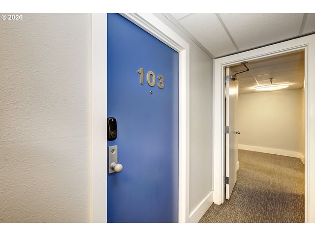 1829 Nw LOVEJOY St 103, Portland, OR 97209