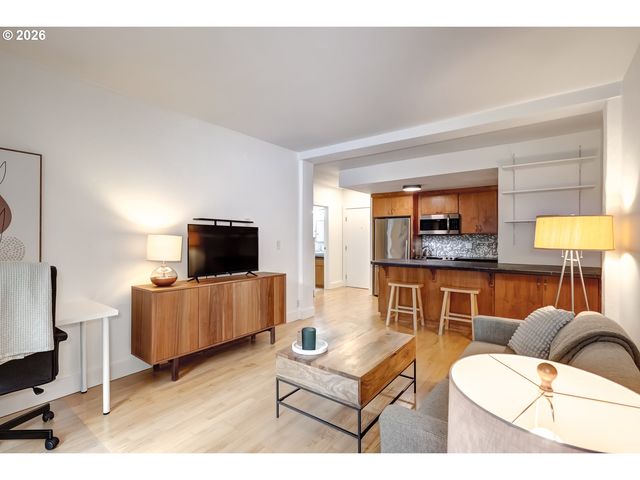 1829 Nw LOVEJOY St 103, Portland, OR 97209