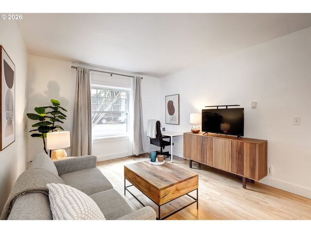 1829 Nw LOVEJOY St 103, Portland, OR 97209