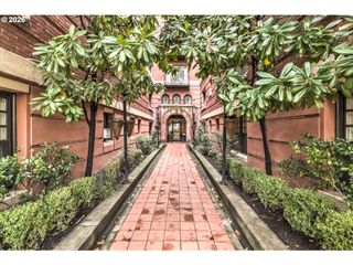 1829 Nw LOVEJOY St 103, Portland, OR 97209
