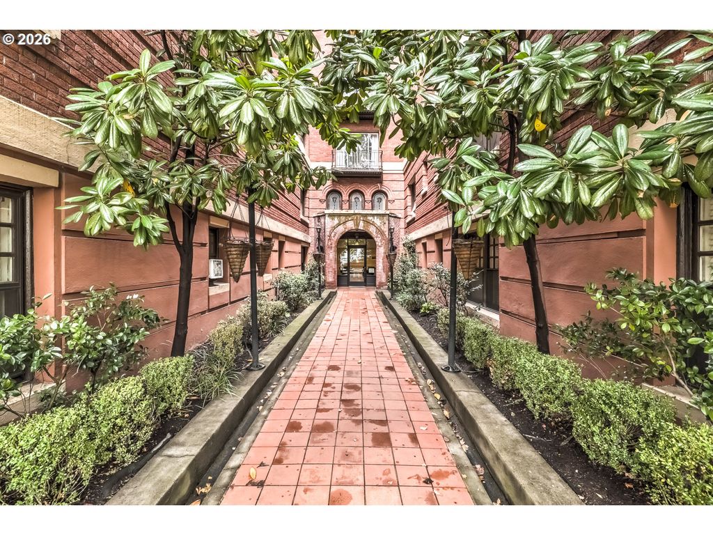 1829 Nw LOVEJOY St 103, Portland, OR 97209