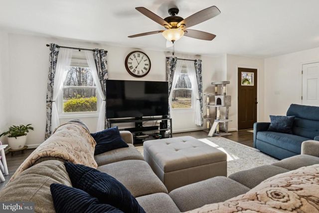 8174 BLACK WALNUT RUN RD, Rhoadesville, VA 22542