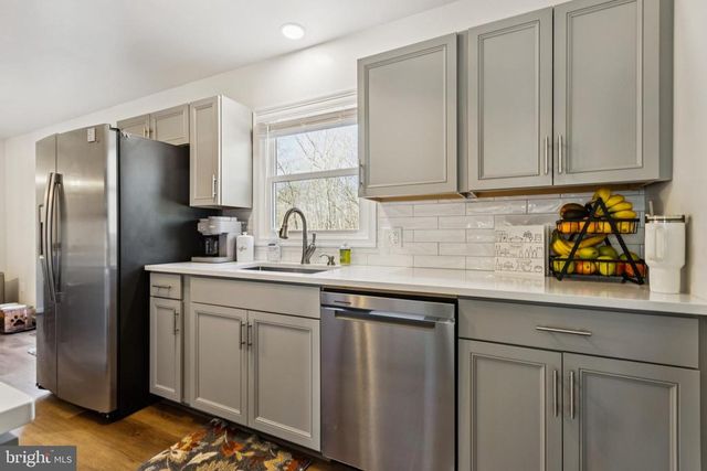 8174 BLACK WALNUT RUN RD, Rhoadesville, VA 22542