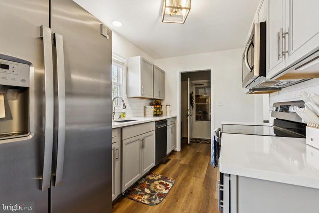 8174 BLACK WALNUT RUN RD, Rhoadesville, VA 22542