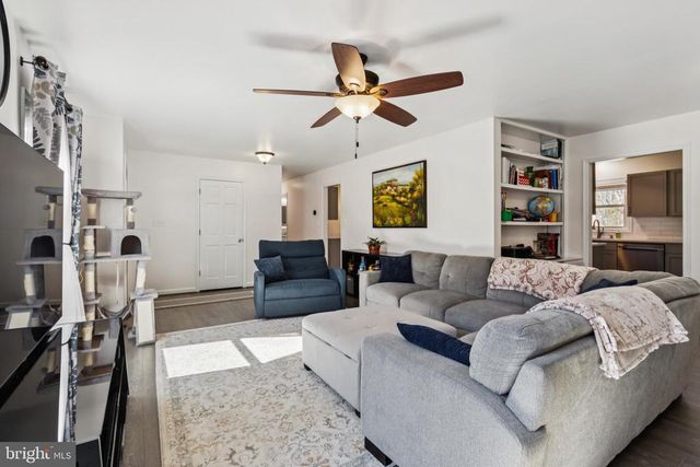 8174 BLACK WALNUT RUN RD, Rhoadesville, VA 22542