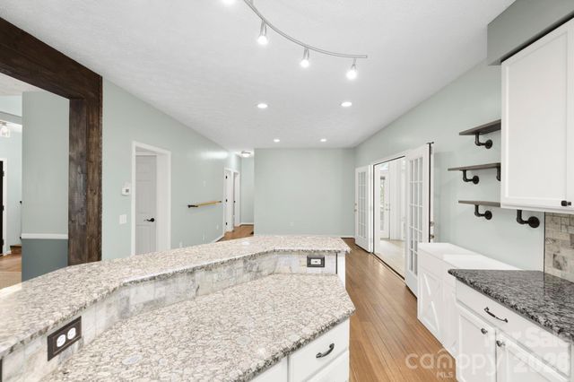46 Michele Lane, Leicester, NC 28748