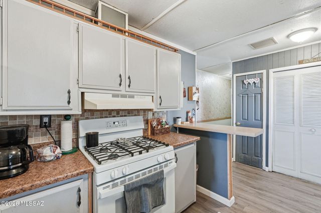 142 W Aliso Drive, Green Valley, AZ 85614