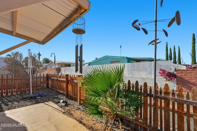 142 W Aliso Drive, Green Valley, AZ 85614