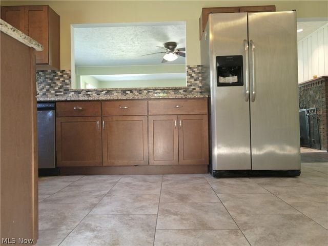 820 Peach Boulevard, Willoughby, OH 44094