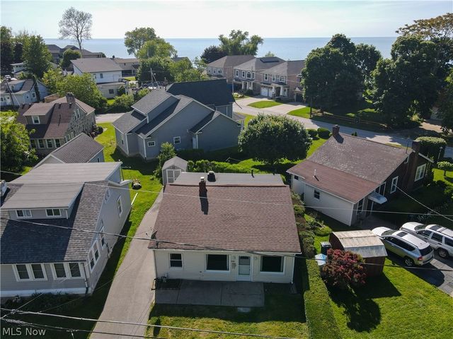 820 Peach Boulevard, Willoughby, OH 44094