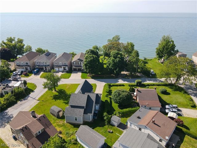 820 Peach Boulevard, Willoughby, OH 44094