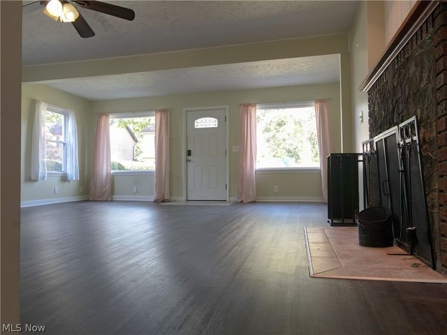 820 Peach Boulevard, Willoughby, OH 44094