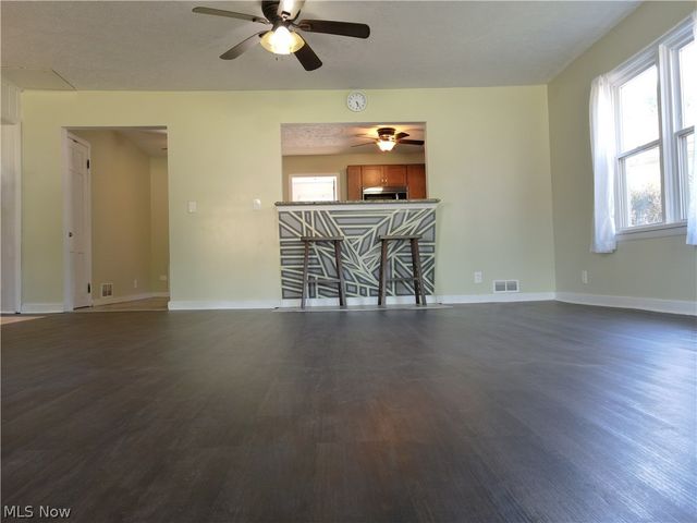 820 Peach Boulevard, Willoughby, OH 44094