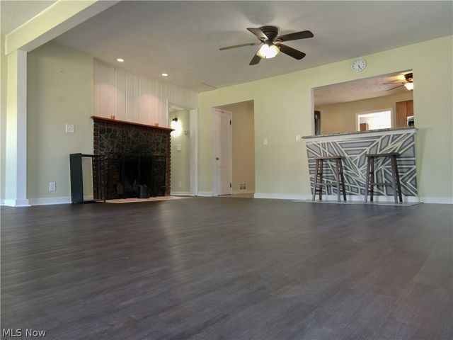 820 Peach Boulevard, Willoughby, OH 44094
