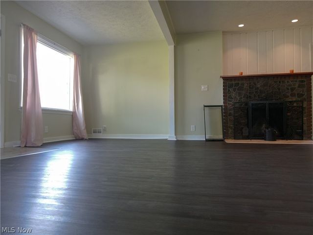 820 Peach Boulevard, Willoughby, OH 44094
