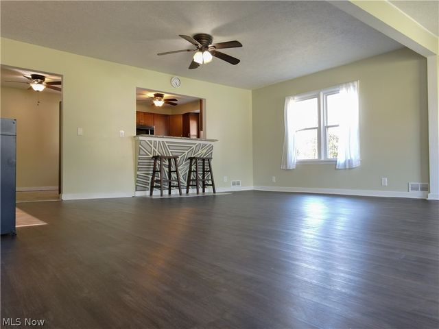 820 Peach Boulevard, Willoughby, OH 44094