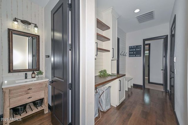 9769 W WIZARD Lane, Peoria, AZ 85383