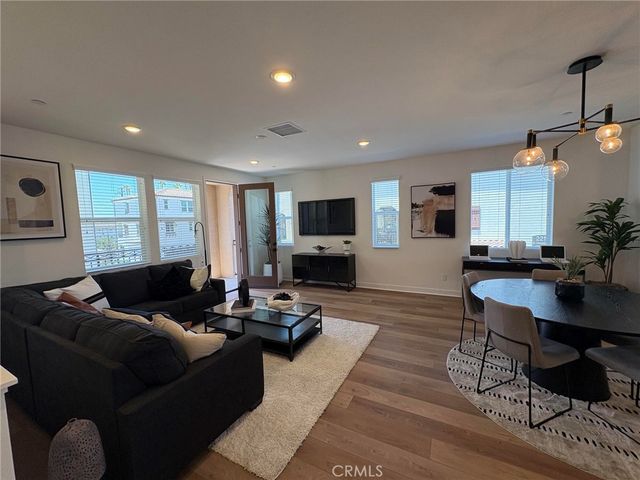 2211 W Orange Avenue 21, Anaheim, CA 92804