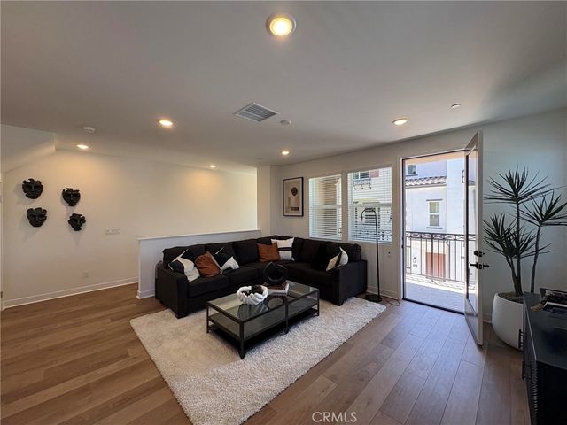 2211 W Orange Avenue 21, Anaheim, CA 92804