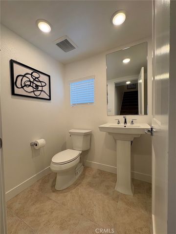 2211 W Orange Avenue 21, Anaheim, CA 92804