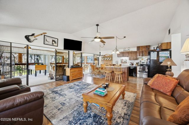 213 E CHAR Lane, Crescent City, FL 32112