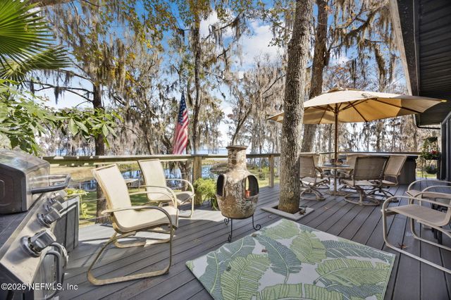 213 E CHAR Lane, Crescent City, FL 32112