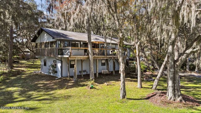 213 E CHAR Lane, Crescent City, FL 32112