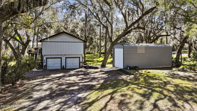 213 E CHAR Lane, Crescent City, FL 32112