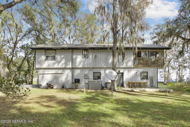 213 E CHAR Lane, Crescent City, FL 32112