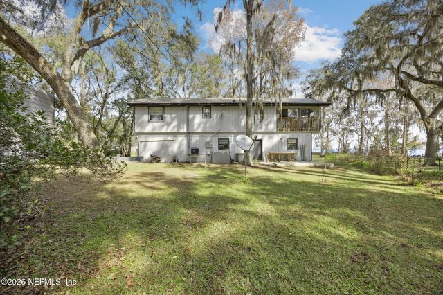 213 E CHAR Lane, Crescent City, FL 32112