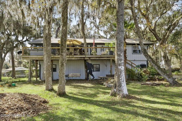 213 E CHAR Lane, Crescent City, FL 32112