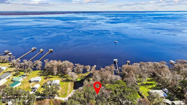 213 E CHAR Lane, Crescent City, FL 32112